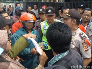 Belum Tepati Janji, Bos Global Insani Digeruduk Calhaj Belum Tepati Janji, Bos Global Insani Digeruduk Calhaj
