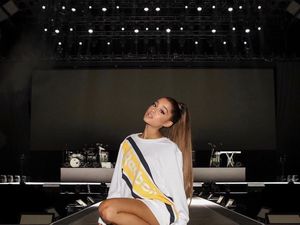 Reaksi Ariana Grande soal Pertunangan Justin Bieber Reaksi Ariana Grande soal Pertunangan Justin Bieber