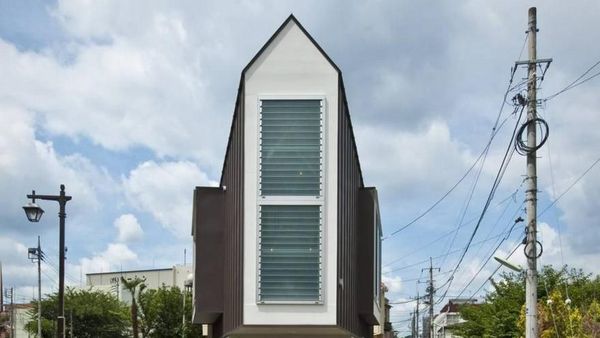 Terlihat Sangat Sempit, Kamu akan Bengong Saat Lihat Bagian Dalam Rumah Ini