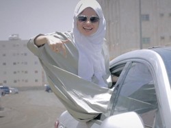 Viral, Video Ngerap Hijabers Arab Rayakan Izin Mengemudi