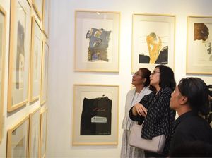 Akrabnya Sri Mulyani dan Susi saat Lihat Pameran Lukisan di Akhir Pekan