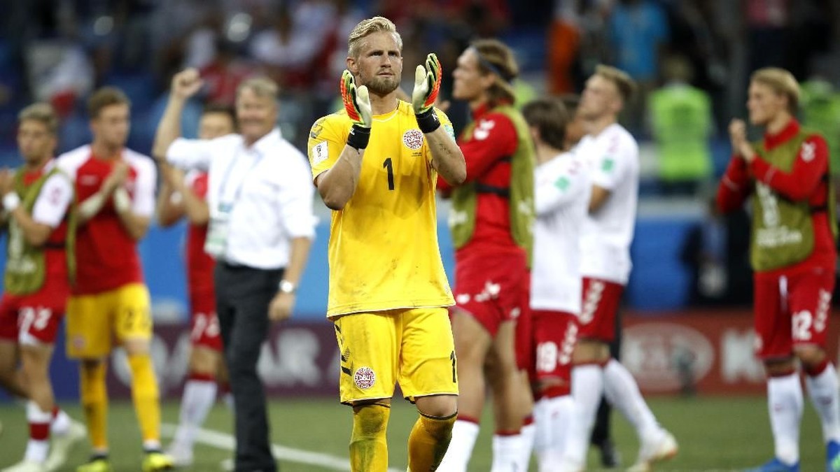 Kalah Adu Penalti, Perasaan Schmeichel Campur Aduk. (Foto: Julian Finney/Getty Images)