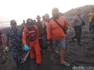 Satu Wisatawan yang Hilang di Parangtritis Ditemukan Meninggal Satu Wisatawan yang Hilang di Parangtritis Ditemukan Meninggal