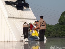 Kapolri Pimpin Peringatan HUT Ke-72 Polri di TMP Kalibata
