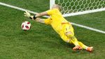 Melihat Lagi Tangan Sakti Danijel Subasic