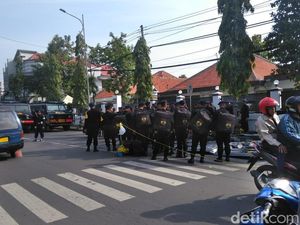 Ada Kabar Kantor Panwaslu Didemo 20 Ribu Orang, Polisi-TNI Siaga