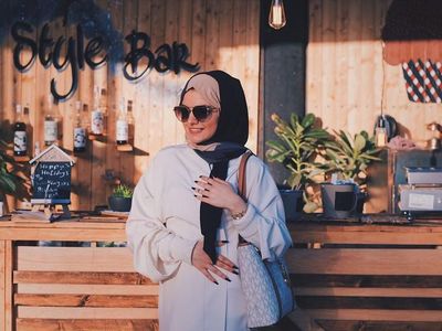 Foto: Gaya Hijabers Arab Cantik yang Ngerap Rayakan Izin Mengemudi