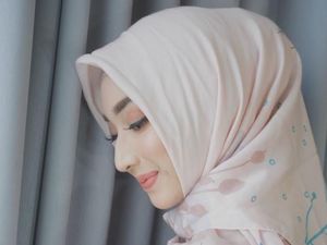 Potret Cantiknya Indira, Model Berhijab Juara Tiga Abnon 2017 Potret Cantiknya Indira, Model Berhijab Juara Tiga Abnon 2017