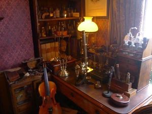Mengintip Isi Rumah Sherlock Holmes