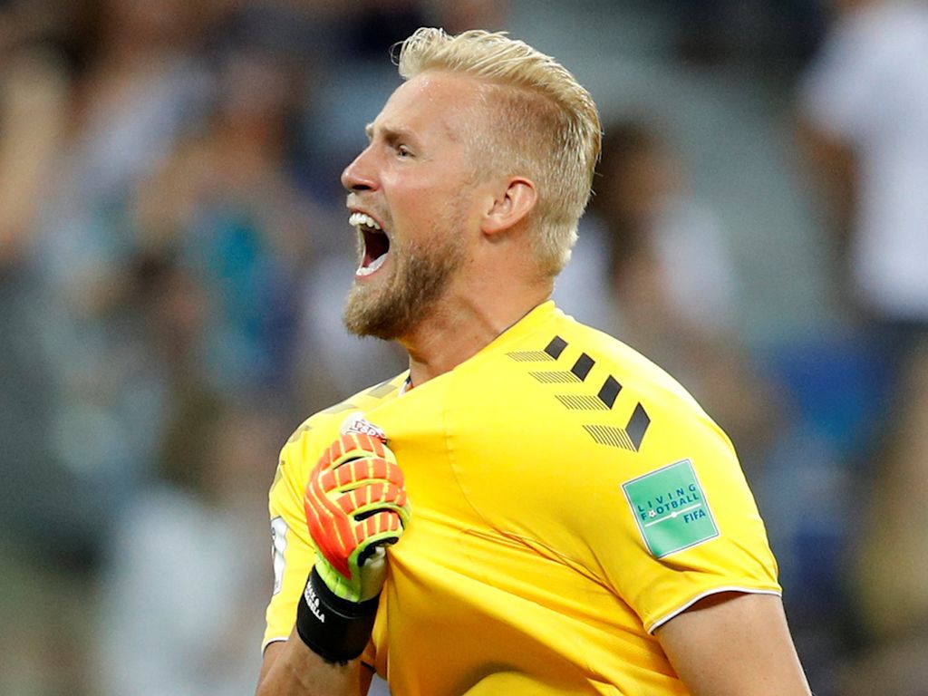 Semua Orang Senang Melihat Aksi Kasper Schmeichel dan Reaksi Bapaknya Semua Orang Senang Melihat Aksi Kasper Schmeichel dan Reaksi Bapaknya