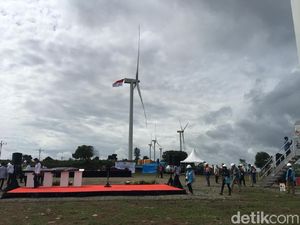 Kompak Batikan, Rini hingga Jonan Ketiup Angin di Sulawesi Kompak Batikan, Rini hingga Jonan Ketiup Angin di Sulawesi