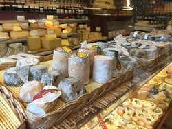 Ini Sebabnya Amerika Punya Stok Keju Berlimpah