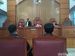 Saksi Pelapor Sebut Twit Ahmad Dhani Ubah Sentimen Warga ke Ahok Saksi Pelapor Sebut Twit Ahmad Dhani Ubah Sentimen Warga ke Ahok