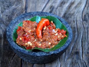 Nyam! 7 Sambal Ini Cocok Jadi Pelengkap Seafood Bakar Nyam! 7 Sambal Ini Cocok Jadi Pelengkap Seafood Bakar