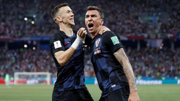 Ivan Perisic dan Mario Mandzukic bisa mengancam gawang Rusia.