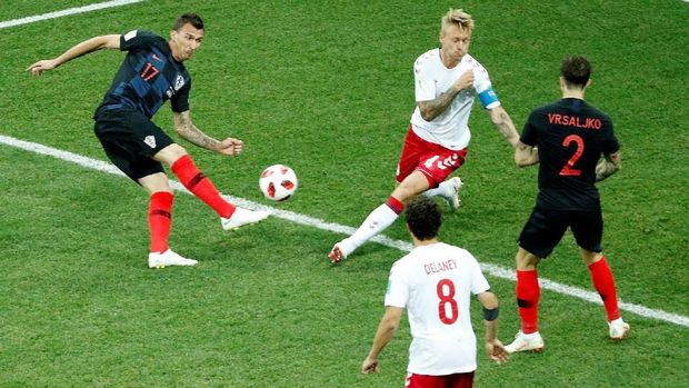 Mario Mandzukic mencetak gol penyeimbang Kroasia.