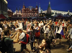 Video: Spanyol Out! Dan Moskow Pun Berpesta Bak Juara