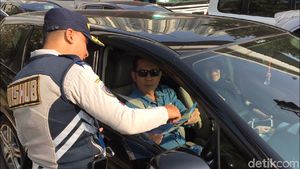 Dishub Sosialisasikan Perluasan Ganjil Genap di Perempatan Tomang