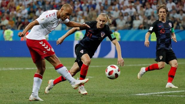 Martin Braithwaite membukukan peluang di babak kedua untuk Denmark.