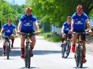 Gemar Gowes Sepeda, Sisi Lain Sergey Pencetak Gol Bunuh Diri Rusia Gemar Gowes Sepeda, Sisi Lain Sergey Pencetak Gol Bunuh Diri Rusia