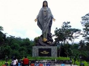 Mencari Ketenangan di Taman Doa Maria Ratuning Katentreman