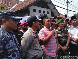 Massa Paslon Farid-Sudarmawan Bubar Setelah Ditemui Panwaslu