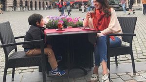 Keren! Begini 10 Momen Si Ganteng Quenzino dan Carissa Putri Saat Makan