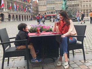 Keren! Begini 10 Momen Si Ganteng Quenzino dan Carissa Putri Saat Makan