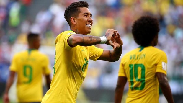 Pemain timnas Brasil Roberto Firmino usai mencetak gol ke gwang Meksiko.