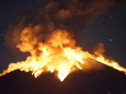 Gunung Agung Erupsi, Bupati Karangasem Minta Camat Evakuasi Warga