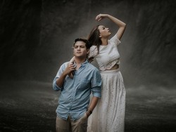 Happy 2020! Adzana Bing Slamet-Rizky Alatas Dikaruniai Putri Pertama