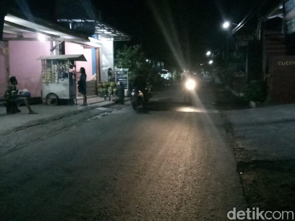 Abu Vulkanik Gunung Agung Sudah Sampai Banyuwangi, Jawa Timur Abu Vulkanik Gunung Agung Sudah Sampai Banyuwangi, Jawa Timur