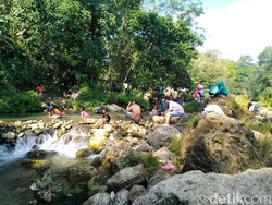 Nikmati Sensasi River Tubing di Tuban Sembari Bersedekah Yuk!