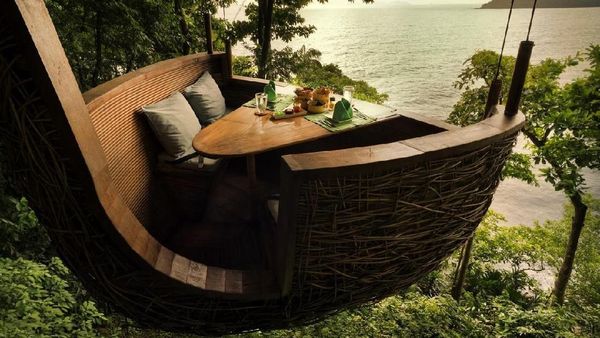 Indahnya Restoran Pohon dengan Panorama Laut Lepas