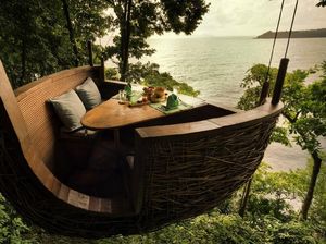 Indahnya Restoran Pohon dengan Panorama Laut Lepas