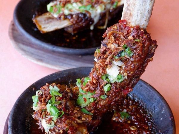 Sedap! Makan Siang dengan Iga Bakar Gurih Manis Rekomendasi Netizen