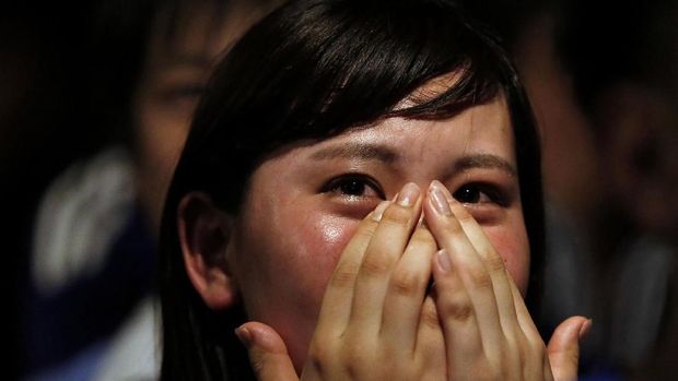 Kesedihan fans Jepang ketika timnasnya kalah dramatis dari Belgia