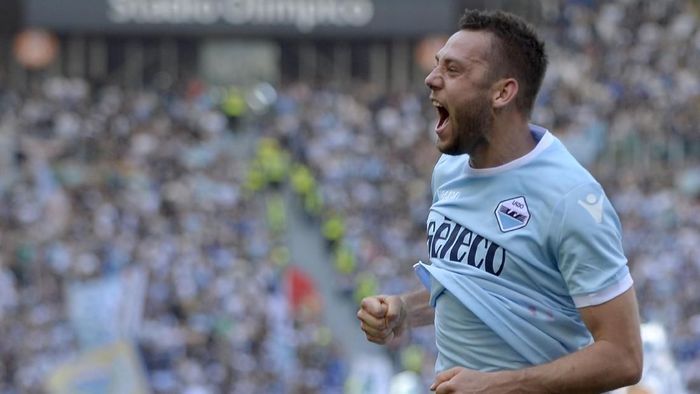 Stefan de Vrij dikontrak Inter Milan hingga 2023 setelah meninggalkan Lazio (Foto: Marco Rosi/Getty Images) Stefan de Vrij dikontrak Inter Milan hingga 2023 setelah meninggalkan Lazio (Foto: Marco Rosi/Getty Images)