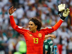 Ochoa yang Tangguh Kali ini Dikalahkan Neymar Ochoa yang Tangguh Kali ini Dikalahkan Neymar