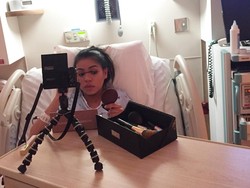 Gila Makeup, Wanita Ini Dandan Heboh Saat Kontraksi Jelang Melahirkan