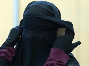 Pertama Kali, Polisi Jerman Tahan Perempuan yang Bekerja Untuk ISIS Pertama Kali, Polisi Jerman Tahan Perempuan yang Bekerja Untuk ISIS