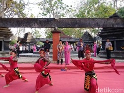 Unik, Polisi Bojonegoro Upacara HUT Bhayangkara di Kayangan Api