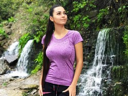 James Rodriguez punya pasangan baru. Namanya Helga Lovekaty, profesinya sebagai model seksi. (Foto: dok. Instagram)