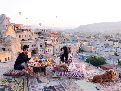 Mengintip Gaya Mewah Rachel Vennya Saat Kulineran di Turki Hingga Jepang