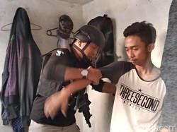 Ditegur Saat Mabuk, Sopir Taksi Online Pukul Pegawai Resto