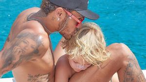 10 Potret Keakraban Neymar dan Anaknya, Bikin Hati Meleleh