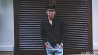 Tengok Gaya Cool Iqbaal Ramadhan