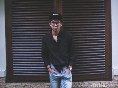 Tengok Gaya Cool Iqbaal Ramadhan
