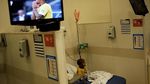 Pesta Kecil Pasien Kanker Atas Kemenangan Brasil
