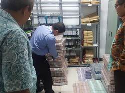 Uang Rp 30 M di KM Lestari Maju Dibawa ke Bank, Ini Wujudnya